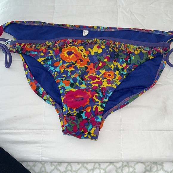 Target String Cheeky Bikini Bottom XL - Picture 2 of 7